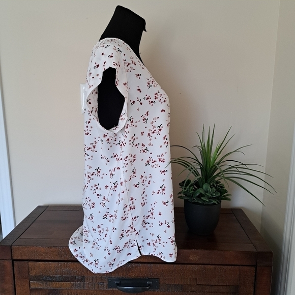 Dalia Women's Printed Floral Short Sleeve Blouse Shirt Size Medium - NWT - Picture 4 of 12